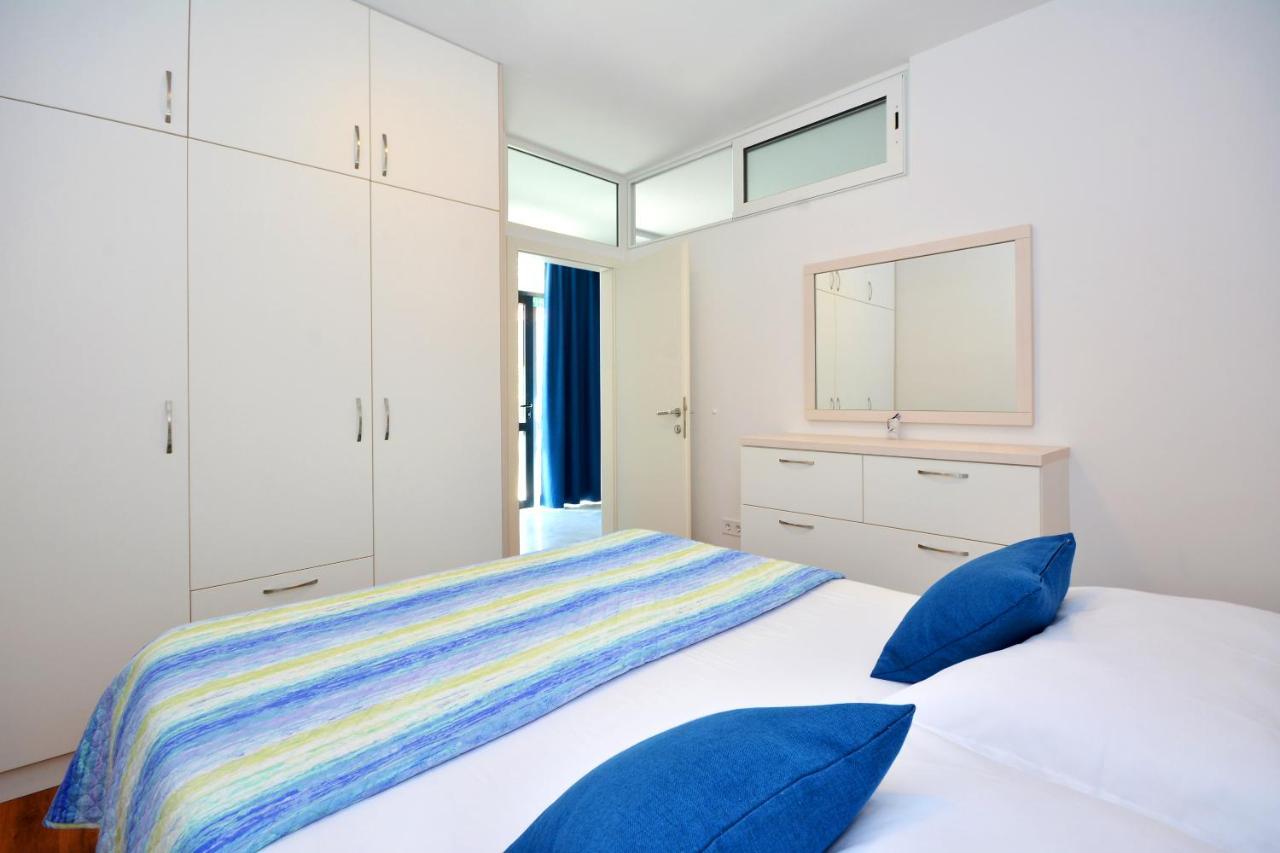 Seas The Day Apartments Podstrana Buitenkant foto
