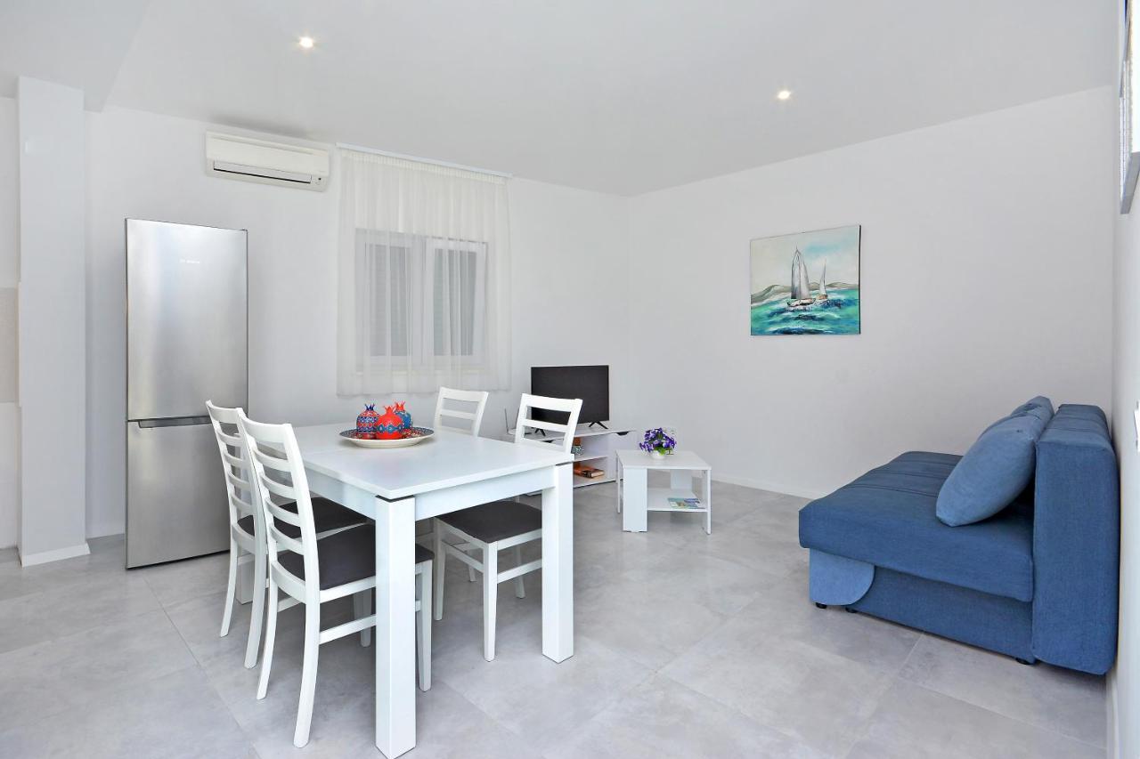 Seas The Day Apartments Podstrana Buitenkant foto