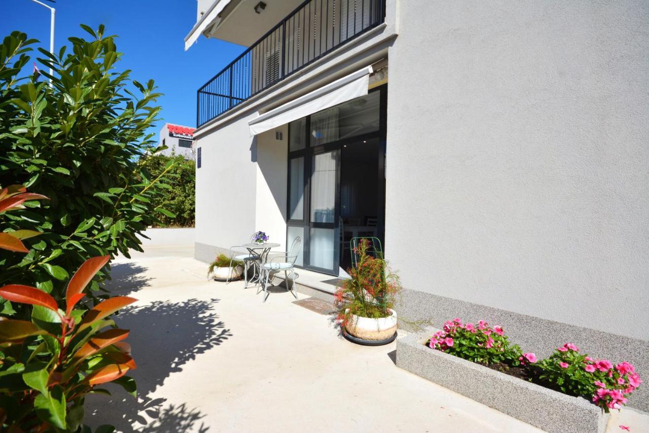 Seas The Day Apartments Podstrana Buitenkant foto